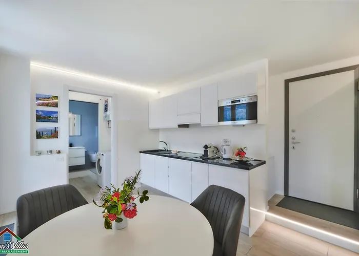 Sunrise With Air Conditioning And Stunning View Apartamento Bellagio